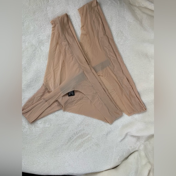 (2) DKNY Beige Seamless Underwear - Picture 3 of 9